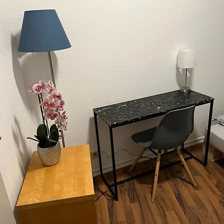 Privatunterkunft Privat-zimmer - Ohne Fenster - Würzburg